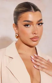 zlote-grube-zakrecone-kolczyki-kolka-prettylittlething-uniwersalny