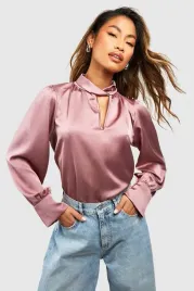 rozowa-satynowa-bluzka-boohoo-xs