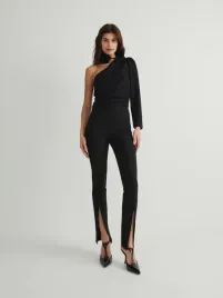 czarna-bluzka-z-wiazana-aplikacja-na-szyi-reserved-xs