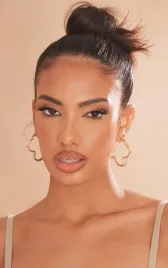 zlote-nieregularne-kolczyki-kolka-prettylittlething-uniwersalny