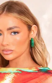zielone-marmurkowe-okragle-kolczyki-prettylittlething-uniwersalny