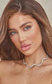 zloty-pofalowany-naszyjnik-z-cekinami-prettylittlething-uniwersalny