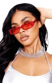czerwone-kwadratowe-okulary-przeciwsloneczne-prettylittlething-uniwersalny