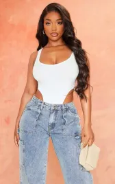 ksztalt-bialy-zbudowany-kontur-zebro-wysoki-wzrost-body-prettylittlething-s
