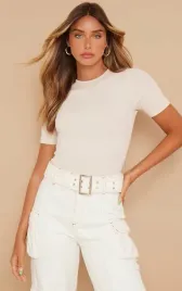 kremowe-body-z-krotkim-rekawem-prettylittlething-m