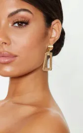 zlote-prostokatne-kolczyki-prettylittlething