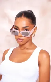 rozowe-metaliczne-okulary-przeciwsloneczne-prettylittlething