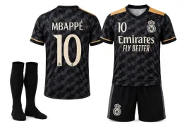 stroj-pilkarski-koszulka-spodenki-getry-mbappe-real-madryt-rozm-s-164-cm