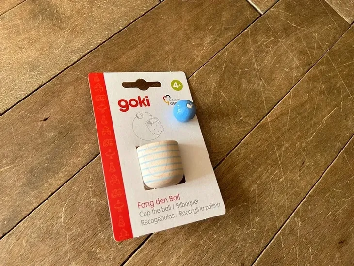 zlap-pilke-do-pudelka-goki-marka-goki