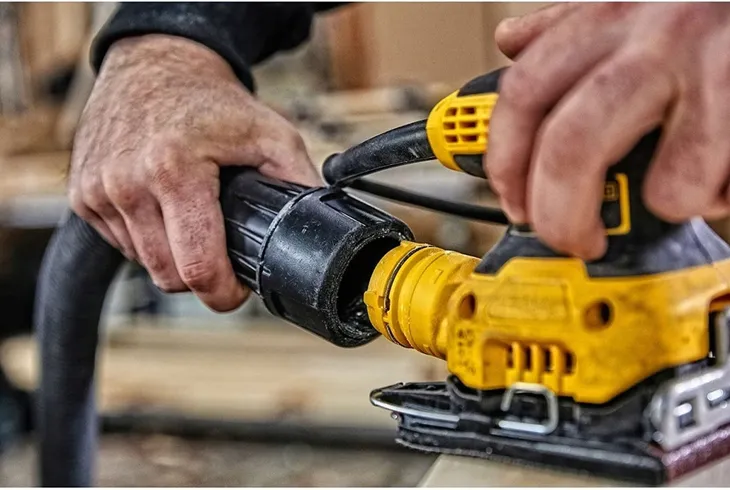 szlifierka-oscylacyjna-230w-stan-nowy-marka-dewalt