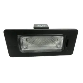 skoda-superb-kombi-2008-2013-lampka-oswietlenia-tablicy-rejestracyjnej-tyl