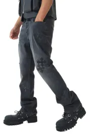 boohooman-meskie-jeansy-proste-czarne-z-haftami-na-nogawkach-30-z3a