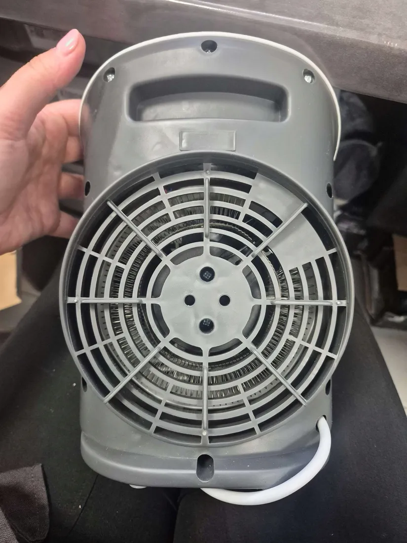 termowentylator-clatronic-hl-3761-2000-w-stan-powystawowy