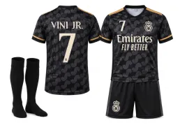 stroj-pilkarski-koszulka-spodenki-getry-vinicius-jr-real-madryt-rozm-116-cm