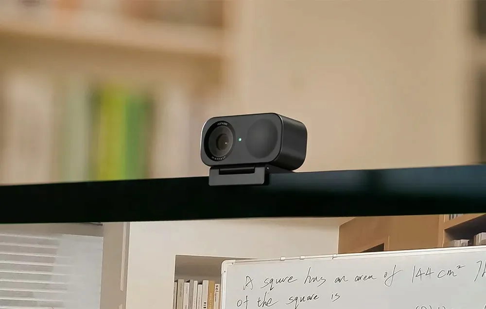 insta360-link-2c-arctic-white