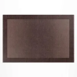 winylowy-dywan-z-nadrukiem-brazowa-rama-klasyczny-wzor-tkaniny-150x255-cm