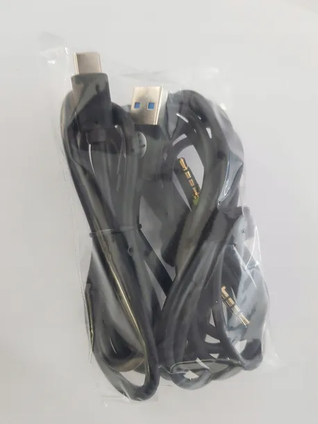 sluchawki-nauszne-eksa-e900-pro-zalaczone-wyposazenie-instrukcja-obslugi-etui-kable