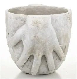 oslonka-z-motywem-dloni-cyrus-stone-142052-cementowa-kremowo-szara