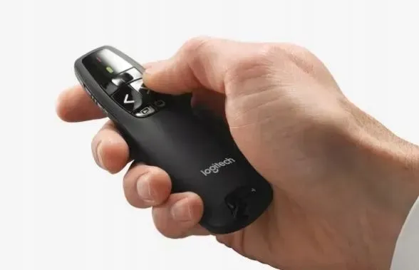 prezenter-logitech-r400-laser