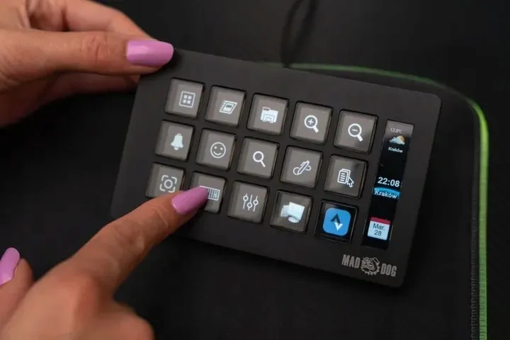 panel-mad-dog-stream-deck-gk150k-czarny-stan-nowy