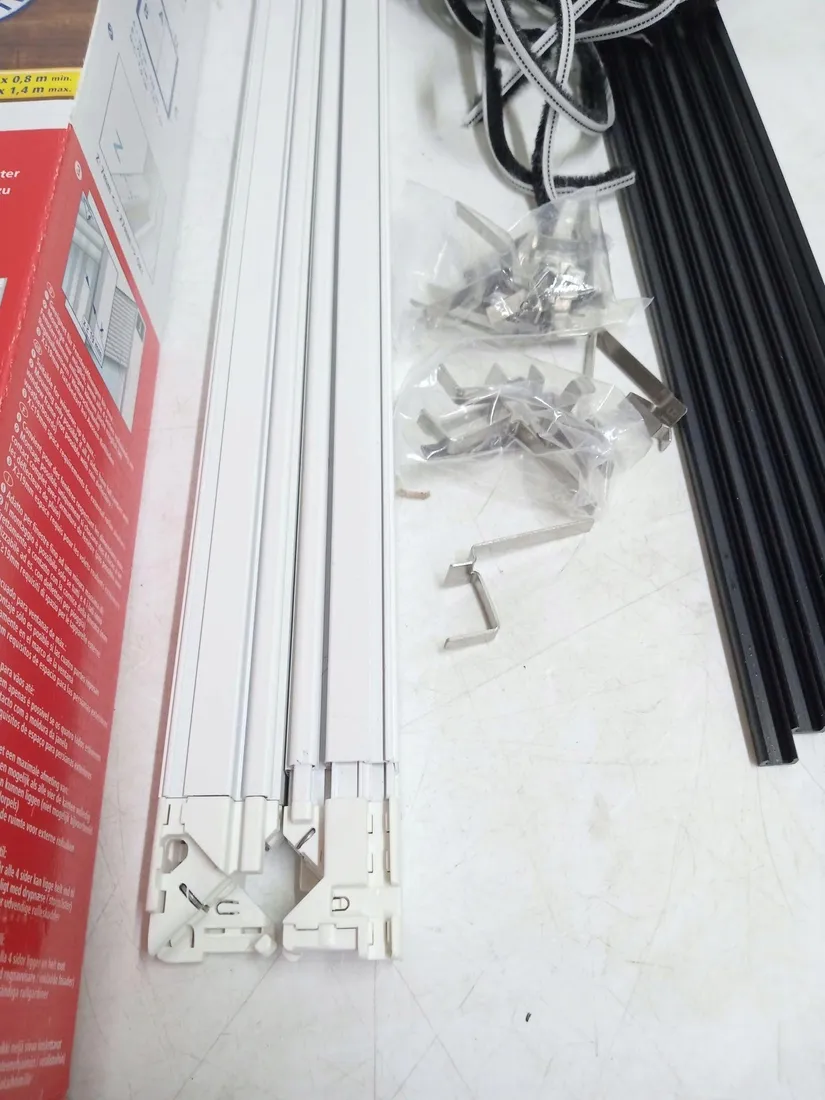 moskitiera-do-okna-140-cm-x-80-stan-powystawowy