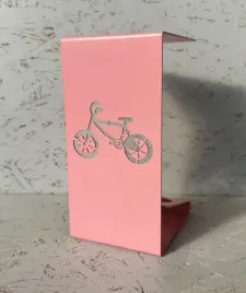 rozowy-znicz-z-rowerkiem-wysokosc-20cm