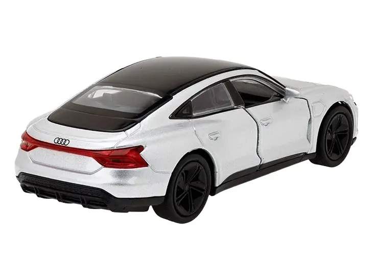 model-1-32-audi-rs-e-tron-gt-srebrny-model-1-34