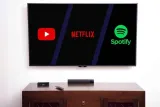 odtwarzacz-smart-tv-box-android-4k-play-do-netflix-kod-producenta-android-smart-tv-box-blow-wifi