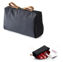 kosmetyczka-mala-podreczna-iudwcg-kosmetic-bag-czarny