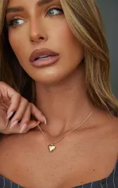 zloty-medalik-serduszko-lancuch-naszyjnik-prettylittlething
