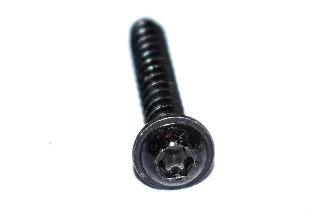 sruba-z-pierscieniem-oporowym-bmw-e81-e82-e87-e88-e46-e90-e91-e92-e93