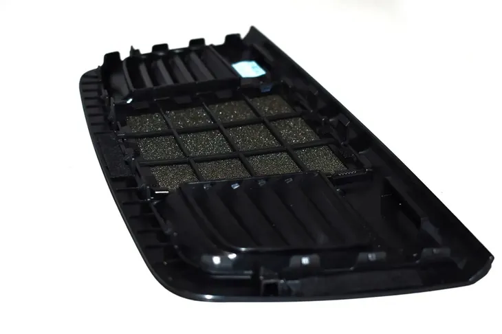 oslona-glosnika-central-poje-bmw-e90-e91-e92-e93-producent-czesci-bmw-oe