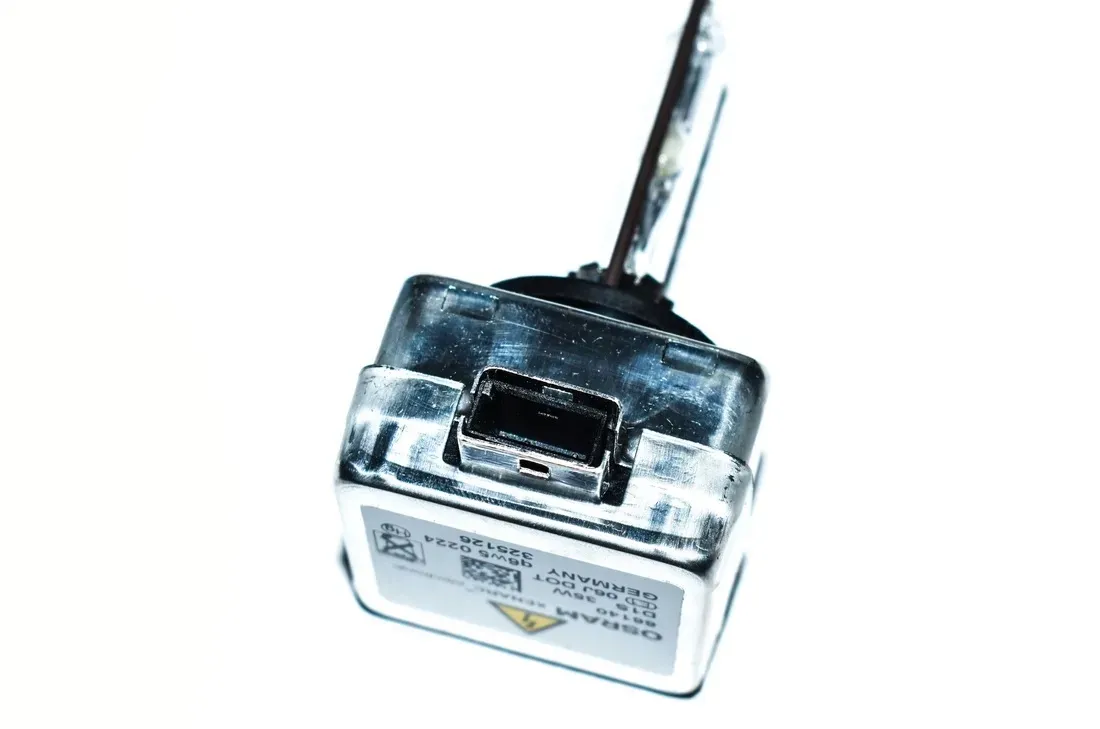 zarowka-xenon-d1s-bmw-e60-e61-e63-e65-e70-e71-e87-stan-nowy