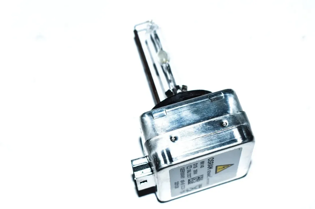 zarowka-xenon-d1s-bmw-e60-e61-e63-e65-e70-e71-e87
