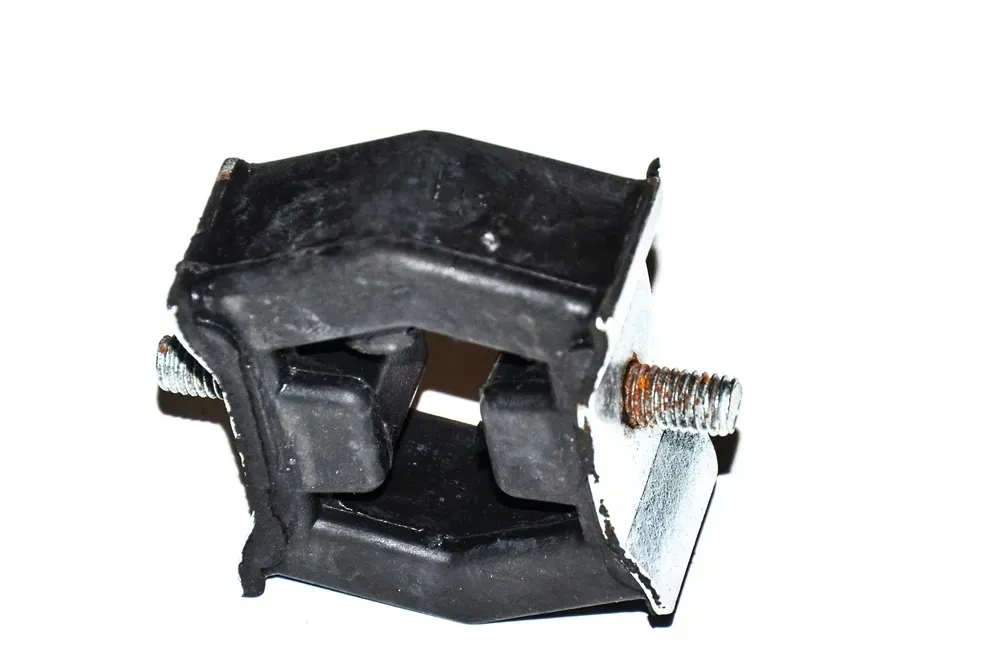 uchwyt-tlumika-bmw-e39-e60-e61-520d-525d-530d