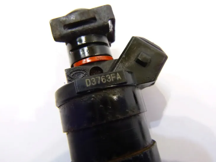wtryskiwacz-bmw-e31-e32-e34-e38-e39-730i-740i-530i-stan-nowy-typ-silnika-benzyna