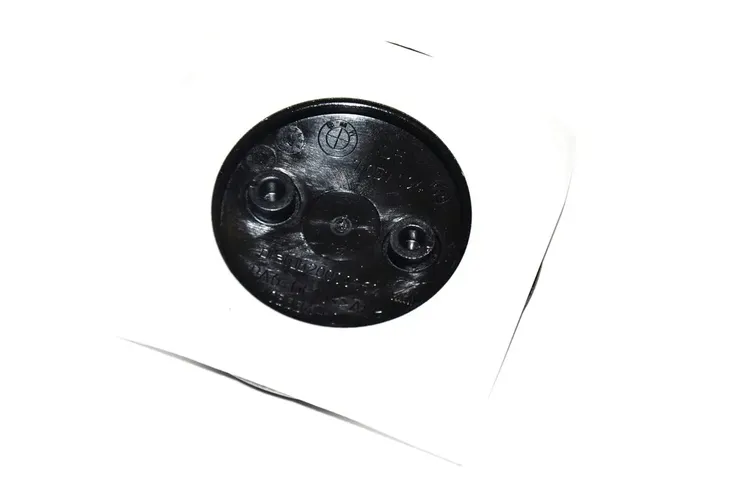 emblemat-znaczek-przod-tyl-bmw-e81-e87-e63-e64-z4-marka-bmw