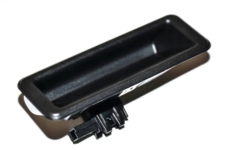 przycisk-mikroprzelacznik-tylnej-klapy-bmw-e60-e61
