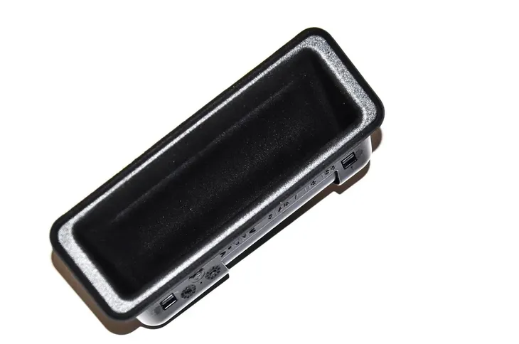 przycisk-mikroprzelacznik-tylnej-klapy-bmw-e60-e61-typ-samochodu-samochody-osobowe