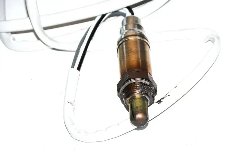 sonda-lambda-bmw-e30-e31-850csi-320i-325e-325ix-stan-nowy