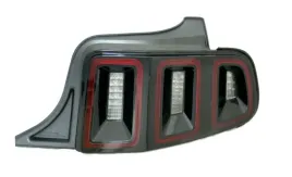 prawa-lampa-tyl-led-ford-mustang-2013-2015-usa
