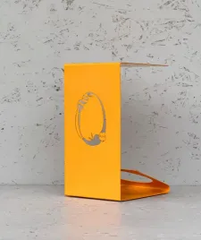 zolty-lampion-znicz-z-wiankiem-wielkanocnym-czesc-metalowa