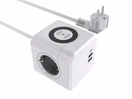 kostka-zasilajaca-microconnect-z-ladowaniem-bezprzewodowym-3-gniazda-schuk