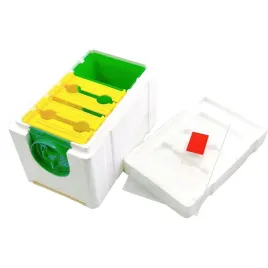 ul-ulik-weselny-plastikowa-podkarmiaczka-4-ramkowy-4-ramki-styropianowy