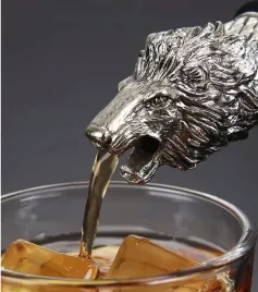 dozownik-nalewak-do-butelki-srebrny-na-whisky-drinki-miarka-ozdobna-glowa