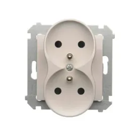 simon-54-gniazdo-podwojne-81x75x46mm-biale-ip20-z-uziemieniem-przeslony