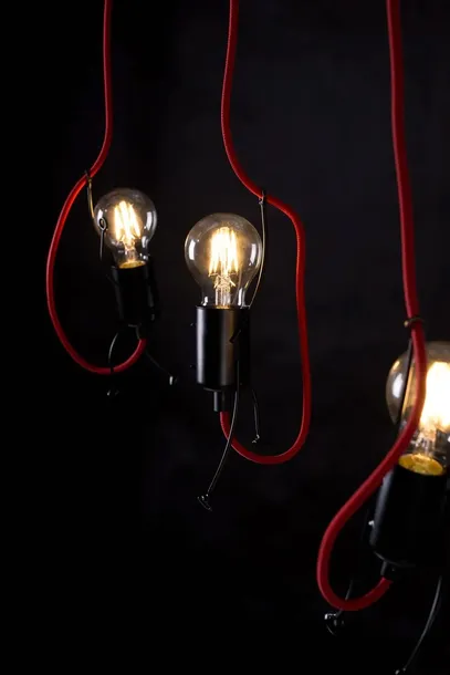 lampa-wiszaca-bobi-3-black-pomieszczenie-biuro-jadalnia-kuchnia-pokoj-dzieciecy-salon-sypialnia