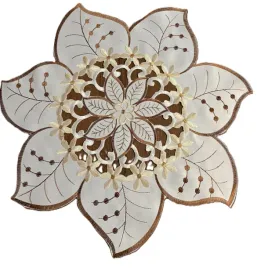 serwetka-haftowana-kremowa-kwiat-40-cm