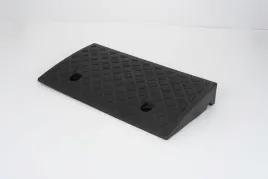 najazd-podjazd-kraweznikowy-plastikowy-7cm