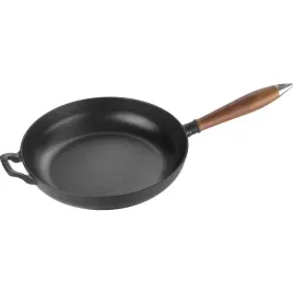 patelnia-zeliwna-28-cm-z-drewnianym-uchwytem-staub